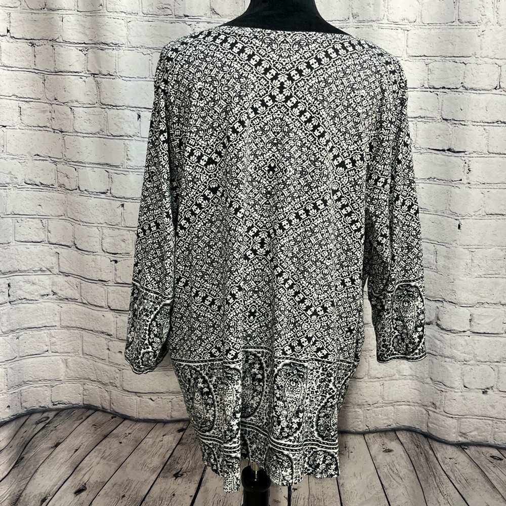 Lucky Brand Women's Plus Black/White Paisley Blouse Top Size 3X - Picture 4 of 13